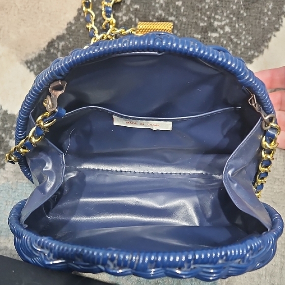 Elegant Navy Woven Bag with Gold Accents - Picture 3 of 3